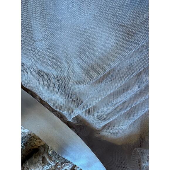 WATTERS & WATTERS Womens Formal Dress, size 12, Gold sequin & Tulle - Picture 10 of 15